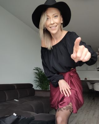 Věděla jsi, že náš multifunkční kousek můžeš nosit i jako krátkou sukni?🧐